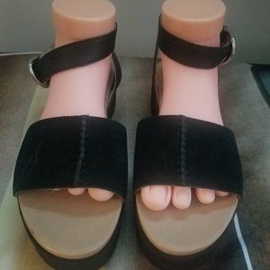 UGG Chapala Sandal Black Platform Ankle Wrap Sz 7